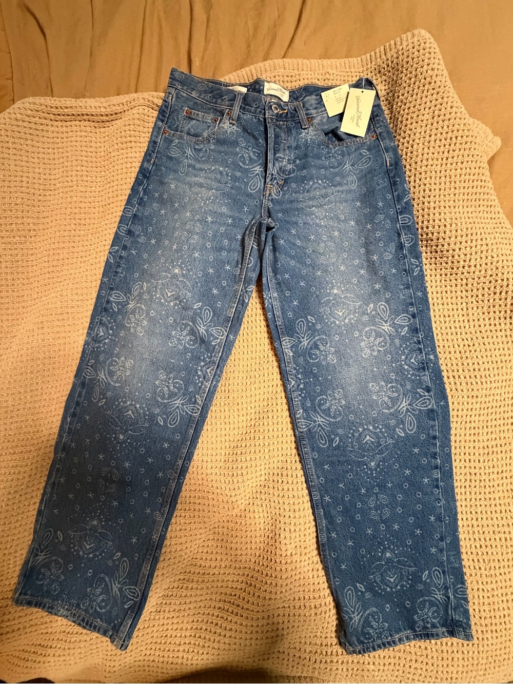 Women's Low-Rise Bandana Baggy Jeans -
Universal Thread Medium Wash 8